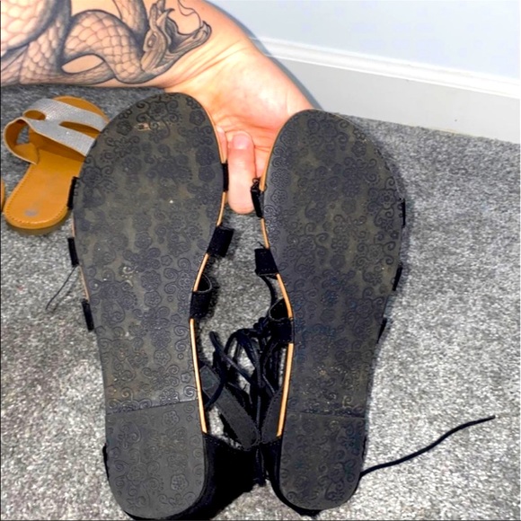 Sandals bundle - Picture 9 of 9